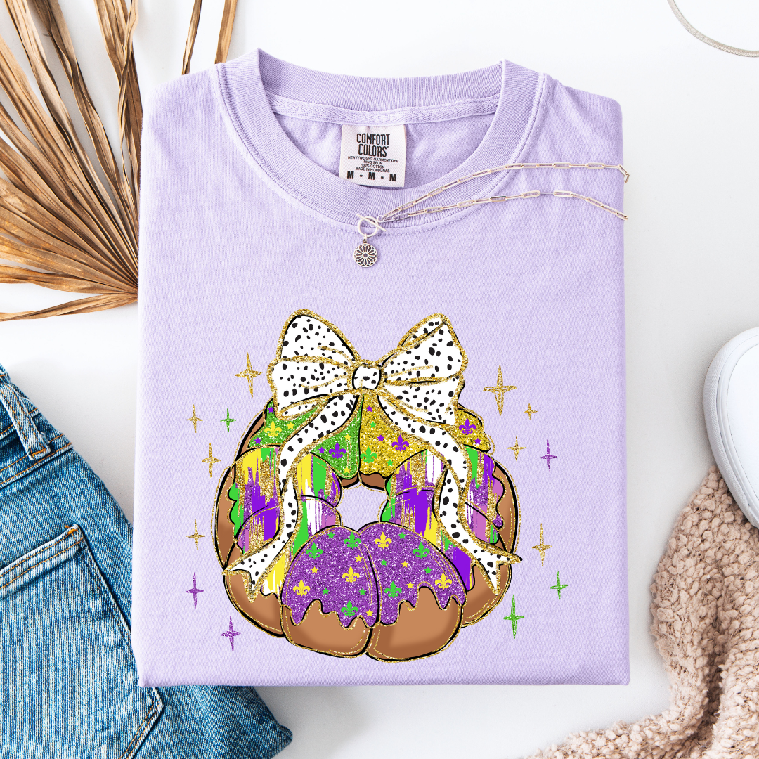CC King Cake with Bow Tee